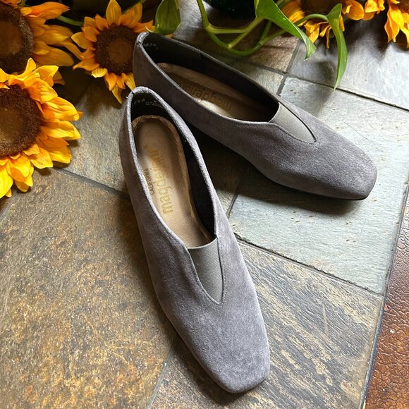 Magdesians Suede Slip-on Pumps in Grey (7) - Picture 4 of 14